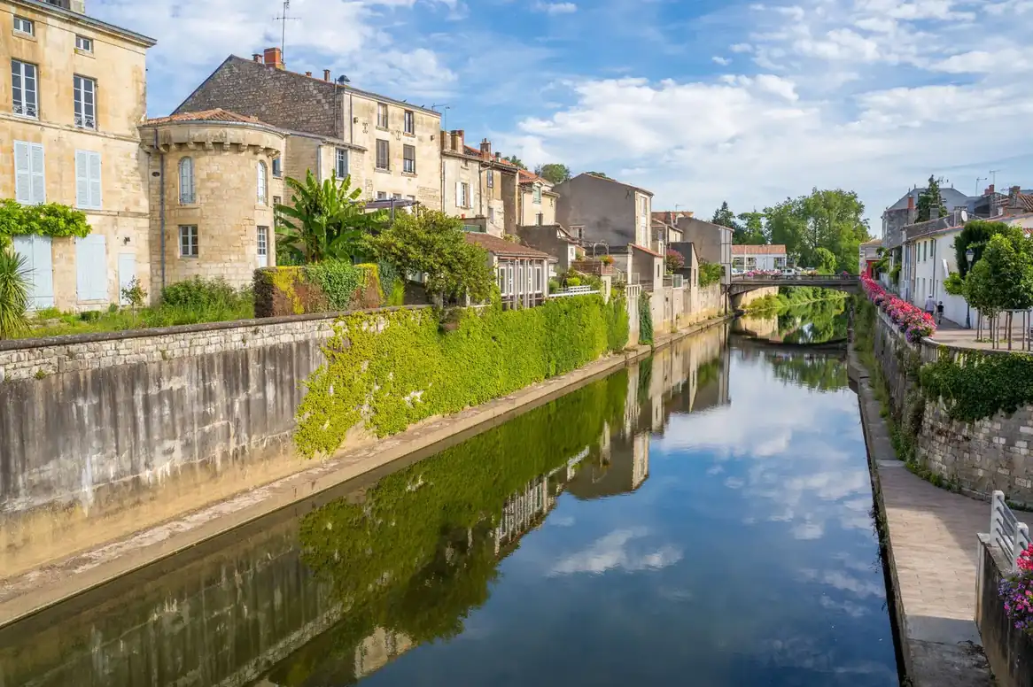 Fontenay-le-Comte Marais poitevin - installateur climatisation et PAC AG Clim 17 Vendée