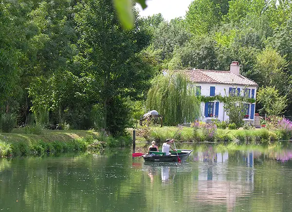 Marais poitevin Venise Verte - intervention AG Clim 17 climatisation et solaire