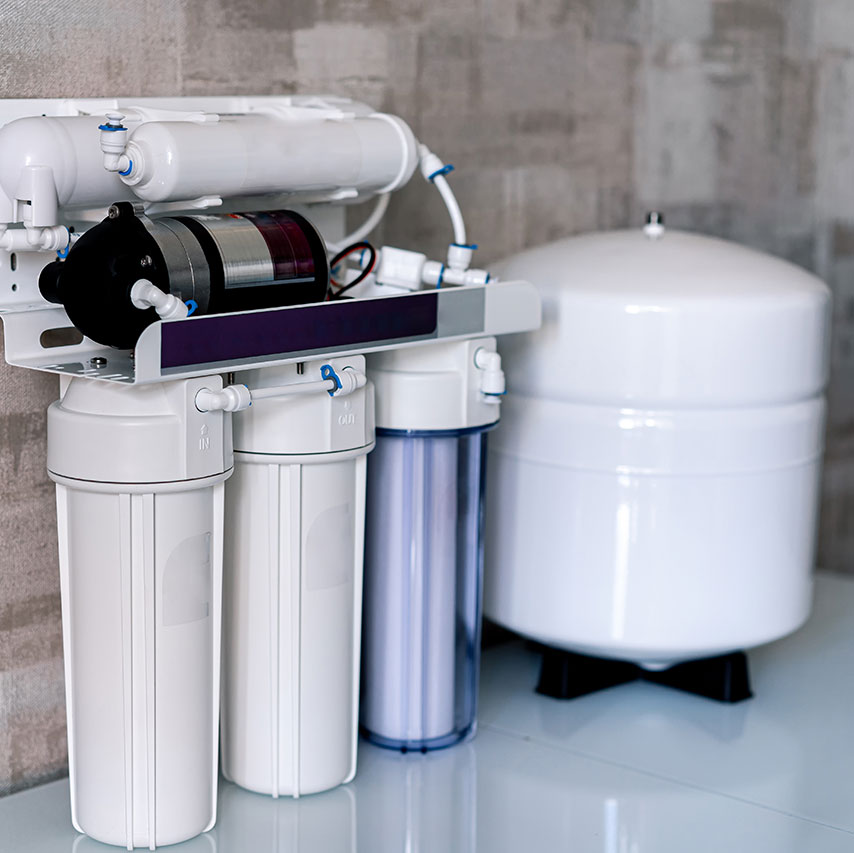 Osmoseur sous évier installé par AG Clim 17 pour eau de boisson pure